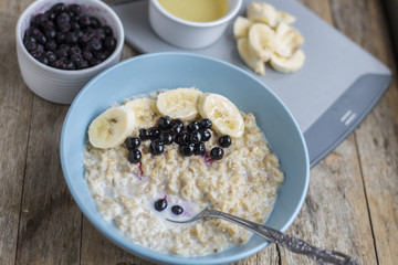 Breakfast: oatmeal with bananas and blueberries