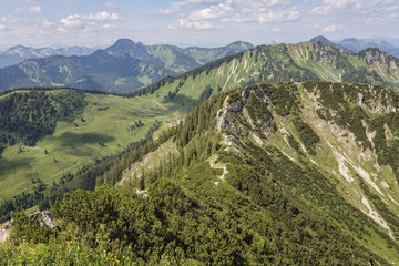 Fototapeta na wymiar Blick von der Brecherspitze nach Osten