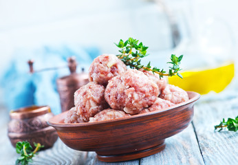 raw meatballs