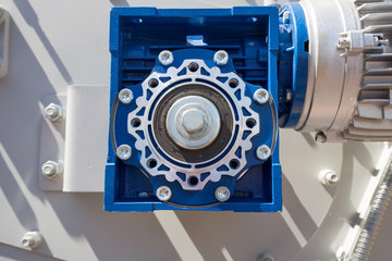 Mechanical gearbox for electric motor