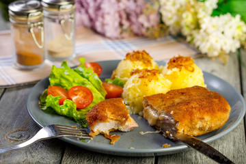 Cutlet cordon bleu.