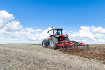 Tractor agrícola