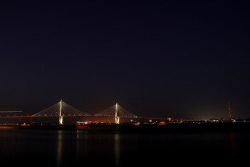 Abendlicher Blick auf die Arthur Ravenel Bridge in Charleston