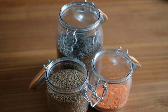 Lentilles noires, corail et blondes