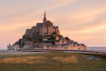 Le Mont-Saint-Michel - obrazy, fototapety, plakaty