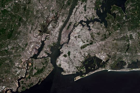 Blick auf New York City aus dem All -  Bild beinhaltet modifizierte Copernicus Sentinel Daten (2017)