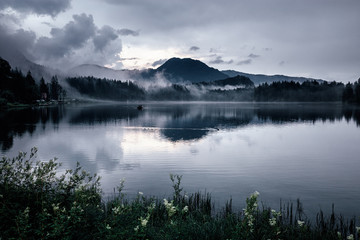 Hintersee mit Nebel zum Sonnenaufgang