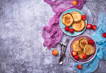 Obraz na płótnie Canvas Pancakes with cherry