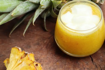pineapple smoothies with yogurt