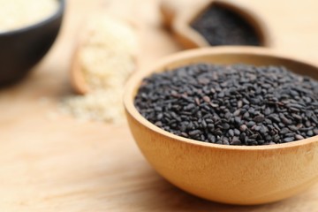 Black and white sesame seeds