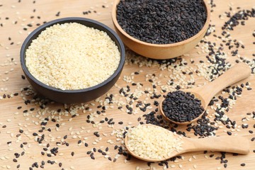 Black and white sesame seeds
