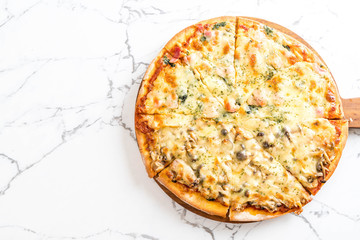  spinach and mushroom pizza