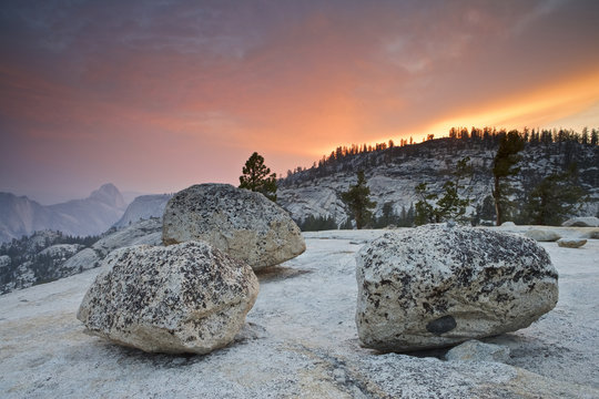 Half Dome Cloud's Rest and glacier erratics (boulders) at Olmstead Point, Yosemite NP, California