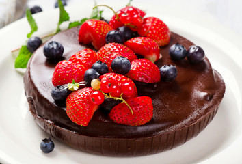 Chocolate cake with berries