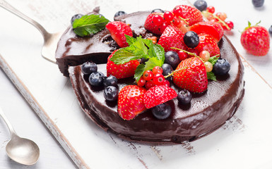 Chocolate cake with berries