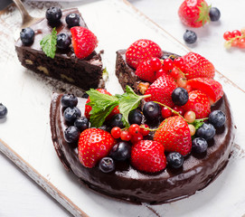 Chocolate cake with berries