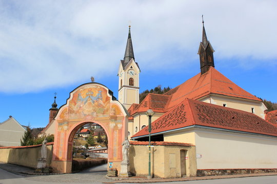 Blick auf die berühmte Wallfahrtskirche in Maria Lankowitz in der Steiermark