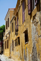 Fototapeta na wymiar old houses in greek town