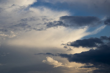 Obraz premium Beautiful clouds at sunset, improbable sky