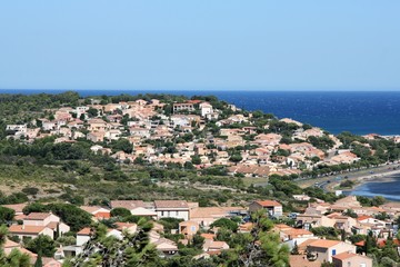 Fototapeta na wymiar Leucate-plage vue du château de Leucate