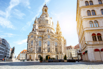 View on the main city square with famous church of Our Lady during the sunrise in Dresden city, Germany - obrazy, fototapety, plakaty