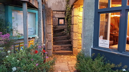 Entrée d'une crêperie bretonne