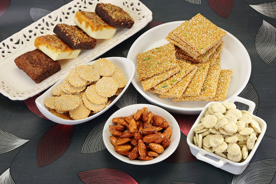 Honny Coated Almond with Sesame Seed Jaggery