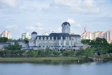 Obraz premium White mansion riverside