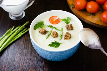Fresh asparagus soup