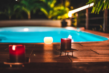 Piscine villa au couché du soleil