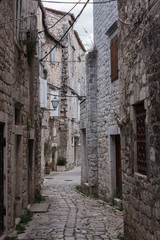 Fototapeta na wymiar Maisons anciennes dans la ville de Trogir en Croatie