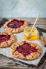 Wholemeal Plum Galettes with Honey