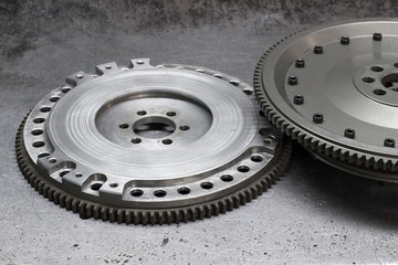 Set to replace the automobile clutch (composed of damping flywheel, drive and basket) on a metal...