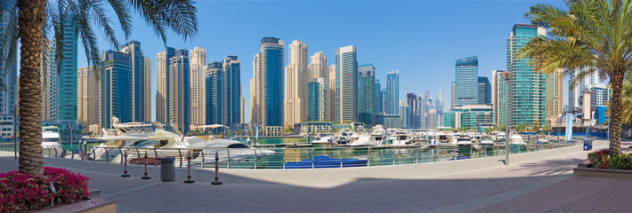 Dubai - The promenade of Marina with the yachts © Renáta Sedmáková