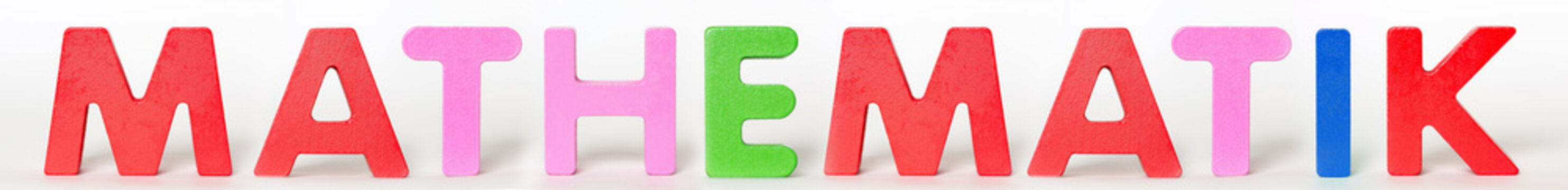 MATHEMATIK, bunte Holzbuchstaben