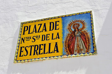 Fototapeta premium Plaza Virgen de la Estrella, azulejos de Triana, España