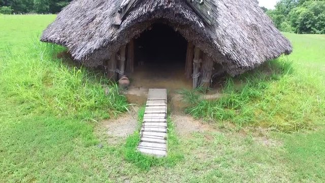 竪穴式住居