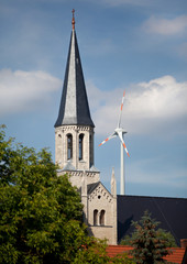 kirchturm windkraft windrad