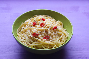 spaghetti with cheese and pepper