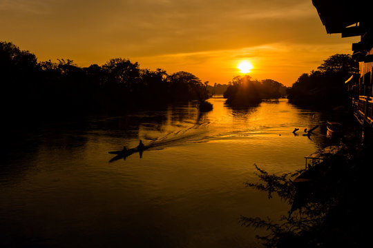 Golden sunrise on Don Det