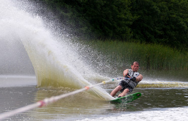 slalom waterskier