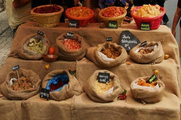 étal de fruits secs