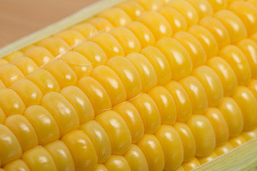 生のトウモロコシ