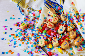 Obraz premium Jewish holiday Dreidel still life composed of elements the Chanukah Hanukkah festival.