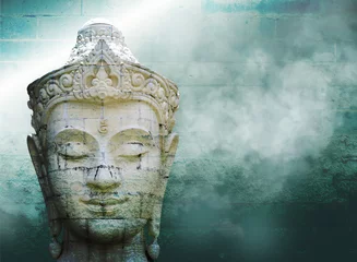 Fotobehang Boeddha Abstracte grungy oude muur over witte boeddha hoofd met rook over vintage muur background