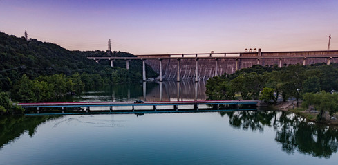 Naklejka premium Dam