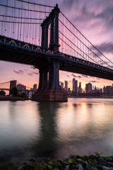 Fototapeta na wymiar Manhattan bridge during sunset