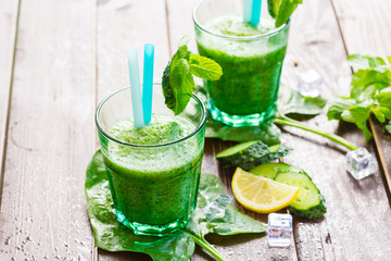 Green vegetable smoothie