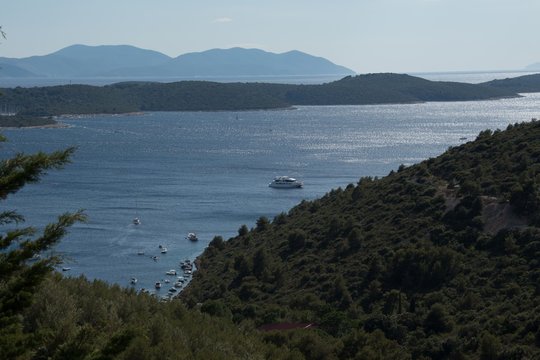 Paysage de la c&ocirc;te dalmate entre Split et Hvar