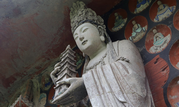 Santo de la Escuela Huayan, Esculturas Rupestres de Dazu, Monte Baoding, China